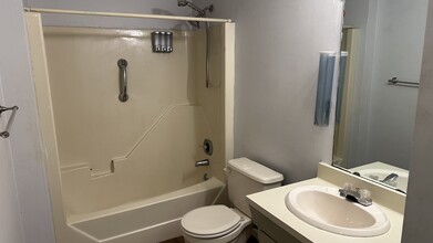 12 Perley Rd in Derry, NH - Building Photo - Building Photo
