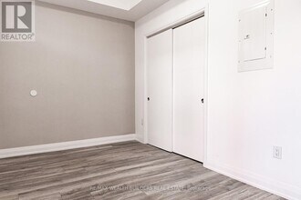 213-213 Jarvis St in Toronto, ON - Building Photo - Building Photo