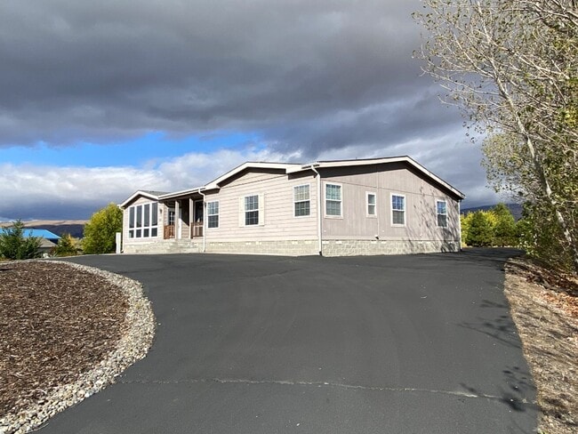 407 Sunridge Ave in Dallesport, WA - Building Photo - Building Photo