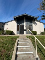 13950 Via Rimini in San Diego, CA - Building Photo