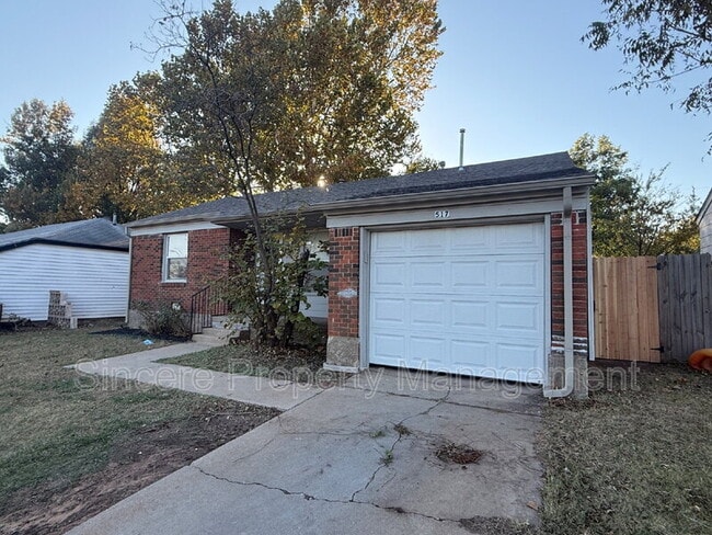 517 S Midwest Blvd in Midwest City, OK - Foto de edificio - Building Photo