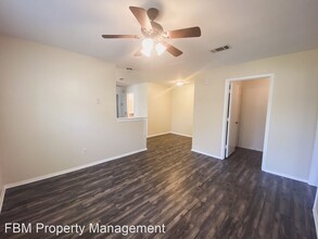 101 Ave B in Ennis, TX - Building Photo - Building Photo