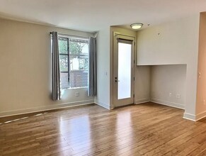 1 E Julian St, Unit UNIT 217 in San Jose, CA - Building Photo - Building Photo