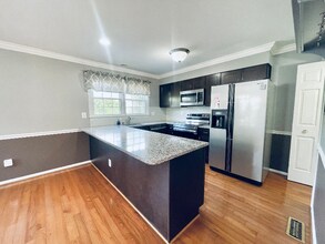 20400 Lindos Ct in Gaithersburg, MD - Building Photo - Building Photo