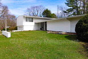 2104 Zuppke Dr in Urbana, IL - Building Photo