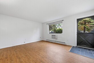 2 Branch Rd in Thomaston, CT - Building Photo - Building Photo