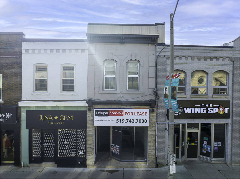27 Quebec St in Guelph, ON - Building Photo