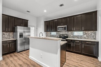 11226 Glenforest Dr in Montgomery, TX - Building Photo - Building Photo