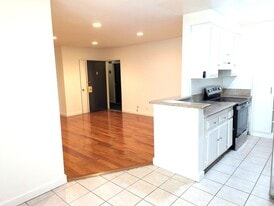 1533 Hi Point St in Los Angeles, CA - Building Photo