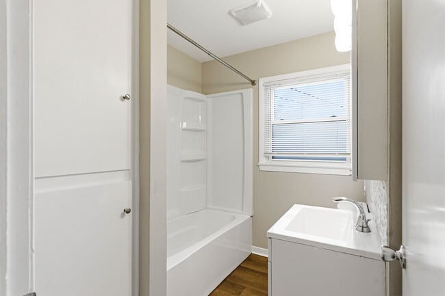 1904 Wickham Way in Louisville, KY - Building Photo - Building Photo