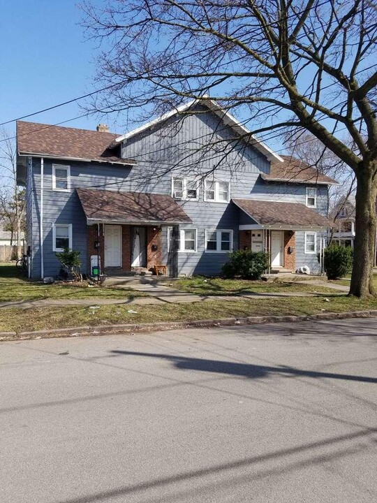 451 23rd St in Niagara Falls, NY - Building Photo