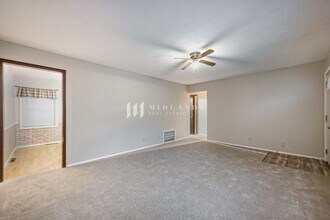 7425 S 69th St in La Vista, NE - Building Photo - Building Photo