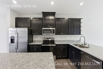 134 Spring Gate Ln in Pasadena, MD - Building Photo - Building Photo