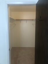 271 King's Mill Ct, Unit D2 in Schaumburg, IL - Building Photo - Building Photo