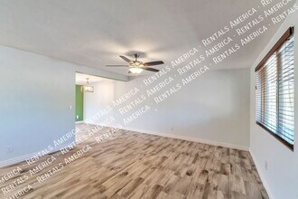 330 E Mountain Vista Dr in Tucson, AZ - Building Photo - Building Photo