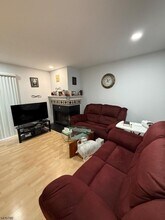 195 Matlook Pl in Franklin Township, NJ - Building Photo - Building Photo