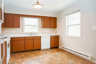 3625 13th Ave N-Unit -3627 in Grand Forks, ND - Building Photo - Building Photo