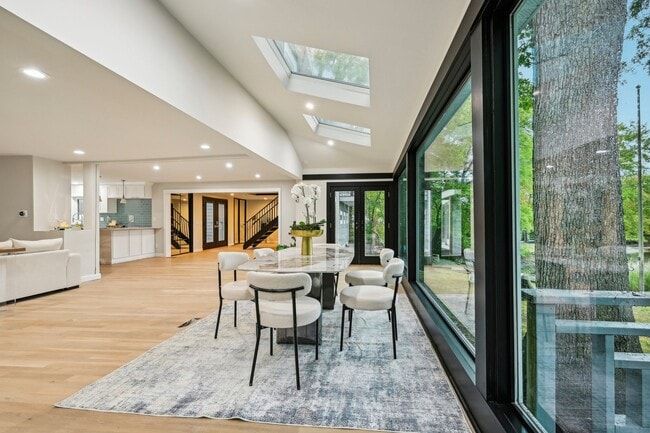 10 Oakridge Ave in Pittsburgh, PA - Building Photo - Building Photo