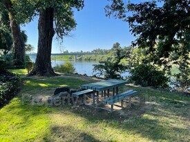 Lakeside in Red Bluff, CA - Building Photo