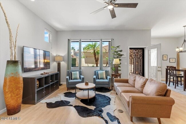 8270 Hayden Rd in Scottsdale, AZ - Building Photo - Building Photo