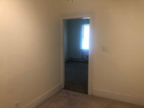 1042 Erin St, Unit 1 in Madison, WI - Building Photo - Building Photo