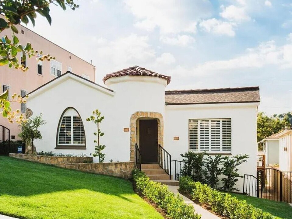 115 Westmont Dr in Alhambra, CA - Building Photo