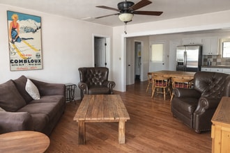 1007 Cll De Oro in Taos, NM - Building Photo - Building Photo