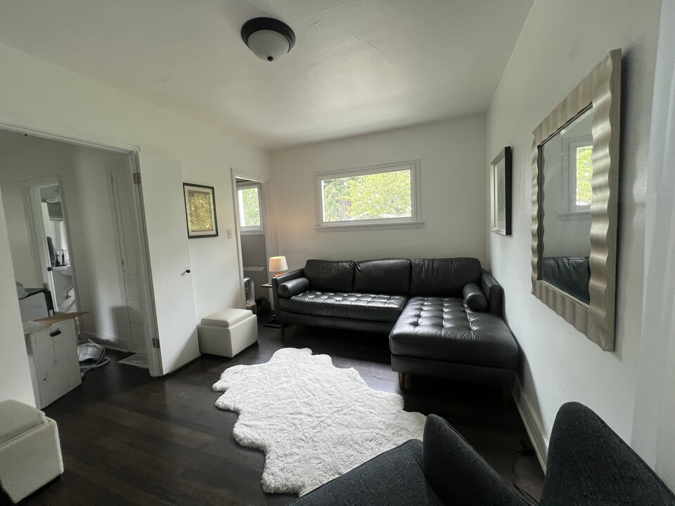 943 N Alder St in Tacoma, WA - Building Photo