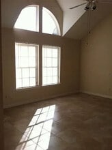 6184 Westgate Dr, Unit 201 in Orlando, FL - Building Photo - Building Photo