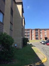 460 Savin Ave in West Haven, CT - Building Photo - Building Photo