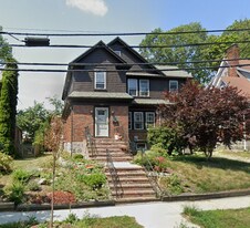 203 Ellery Ct, Unit 1 in Chestnut Hill, MA - Building Photo