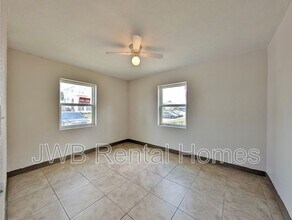 220 16th Ave N in Jacksonville Beach, FL - Building Photo - Building Photo