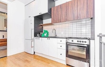Putnam Avenue, Unit 1A in Brooklyn, NY - Foto de edificio - Building Photo