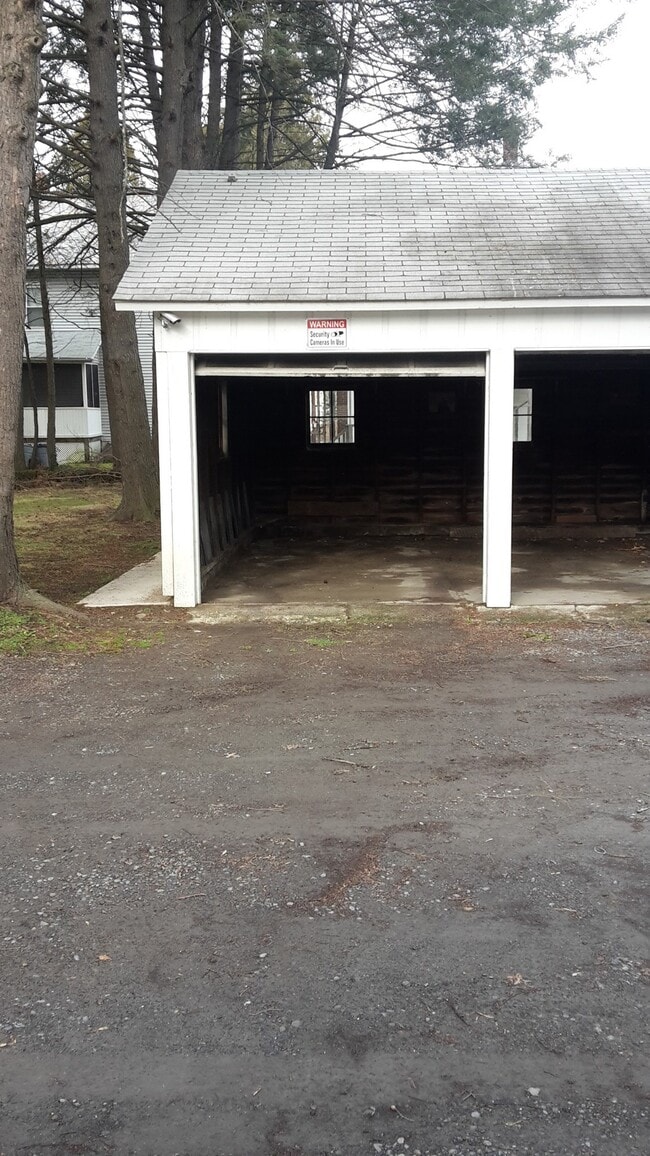 1169 W Main St, Unit 1169-B in Stroudsburg, PA - Building Photo - Building Photo