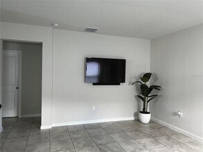 1517 Majestic Ln in Winter Haven, FL - Building Photo - Building Photo