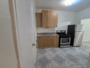 750 Glenmore Ave in Brooklyn, NY - Building Photo - Building Photo