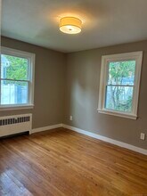 10 Keller Ave in Enfield, CT - Building Photo - Building Photo
