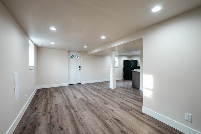 259 E Herbert Ave, Unit Apt B in Salt Lake City, UT - Building Photo - Building Photo
