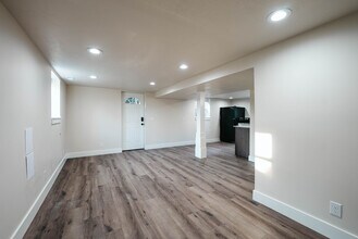 259 E Herbert Ave, Unit Apt B in Salt Lake City, UT - Foto de edificio - Building Photo
