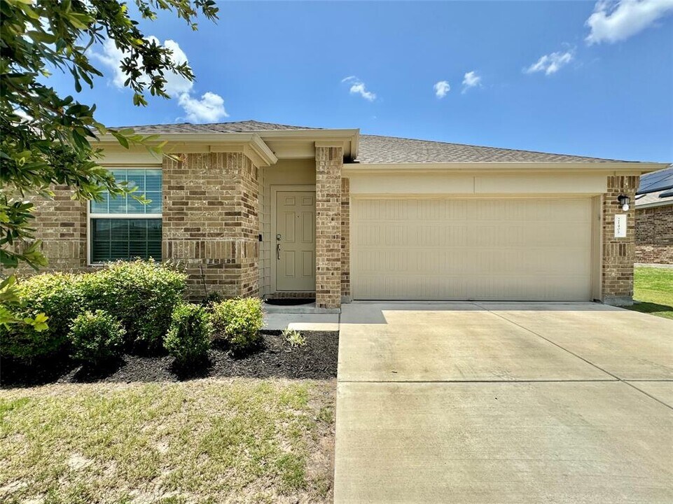 21408 Resource Rd in Pflugerville, TX - Building Photo