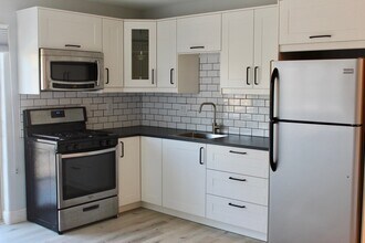 2252 Cornell Dr, Unit B in Costa Mesa, CA - Building Photo - Building Photo