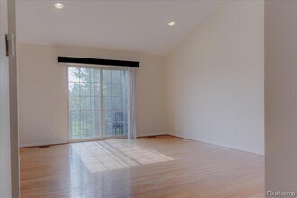 45898 Grant Ct in Macomb, MI - Building Photo - Building Photo