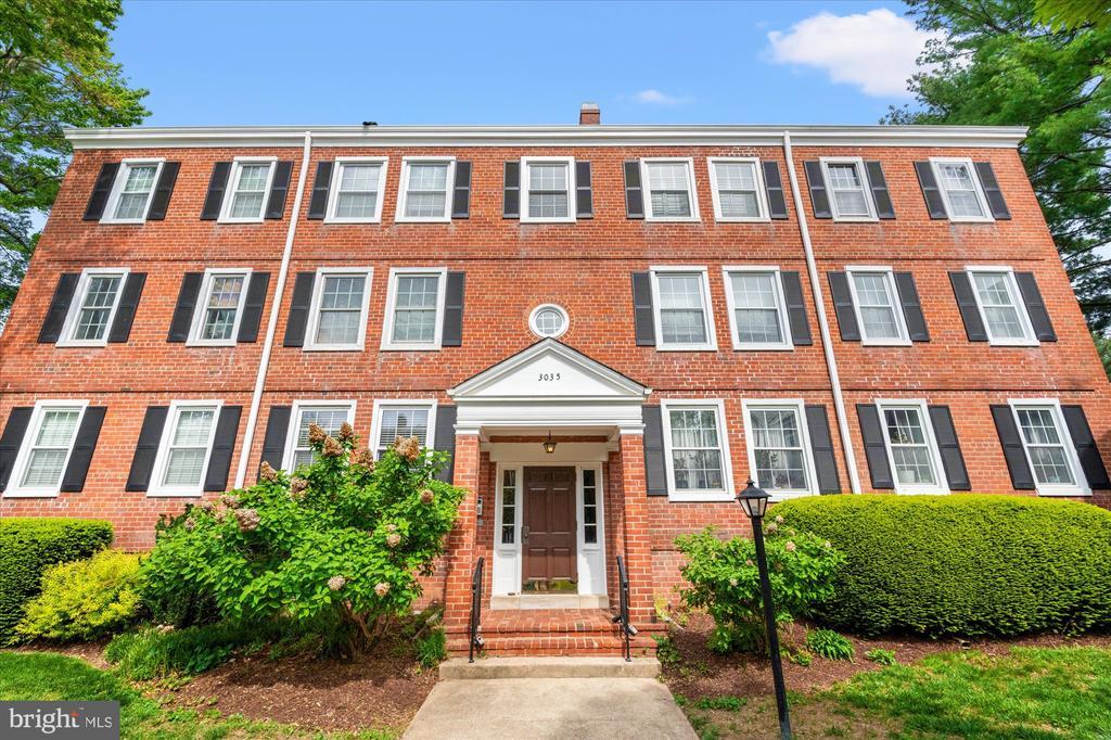 3035 S Buchanan St-Unit -C2 in Arlington, VA - Building Photo