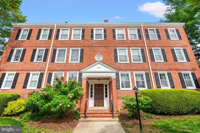 property at 3035 S Buchanan St