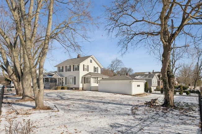 713 Warrenville Rd in Wheaton, IL - Building Photo - Building Photo