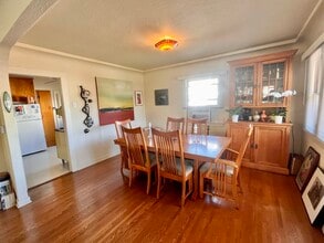 1042 W 14th St in San Pedro, CA - Foto de edificio - Building Photo