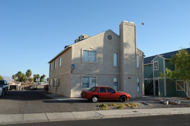 4228 Middlesex Ave in Las Vegas, NV - Foto de edificio - Building Photo