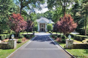 62 Weston Rd in Westport, CT - Building Photo
