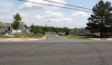 Mutual Heights Apartments in Durham, NC - Building Photo - Building Photo