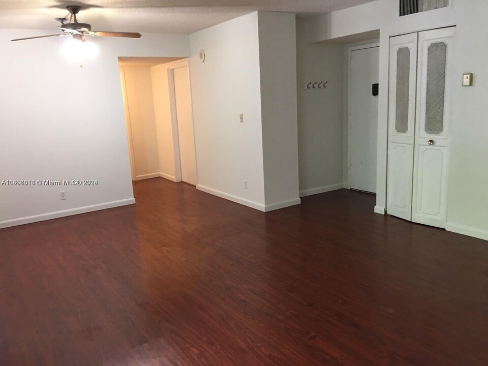 17021 N Bay Rd, Unit 102 in Sunny Isles Beach, FL - Building Photo